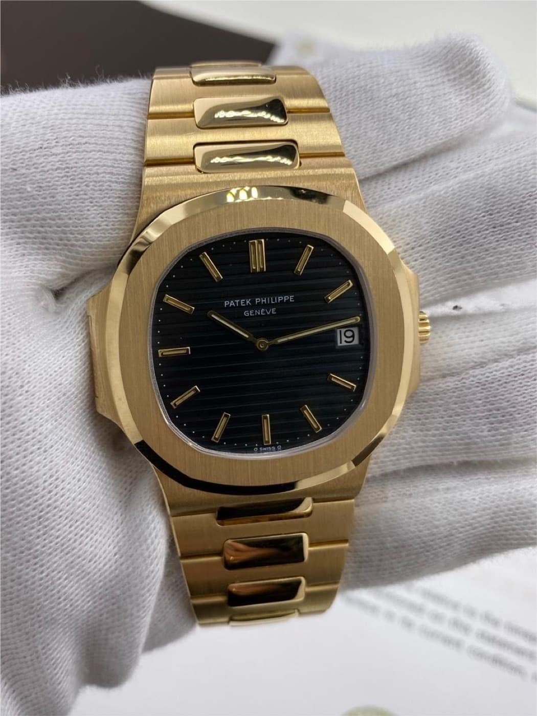 Patek Philippe Nautilus „Jumbo“ mit Manschettenknöpfen – Ansicht 2