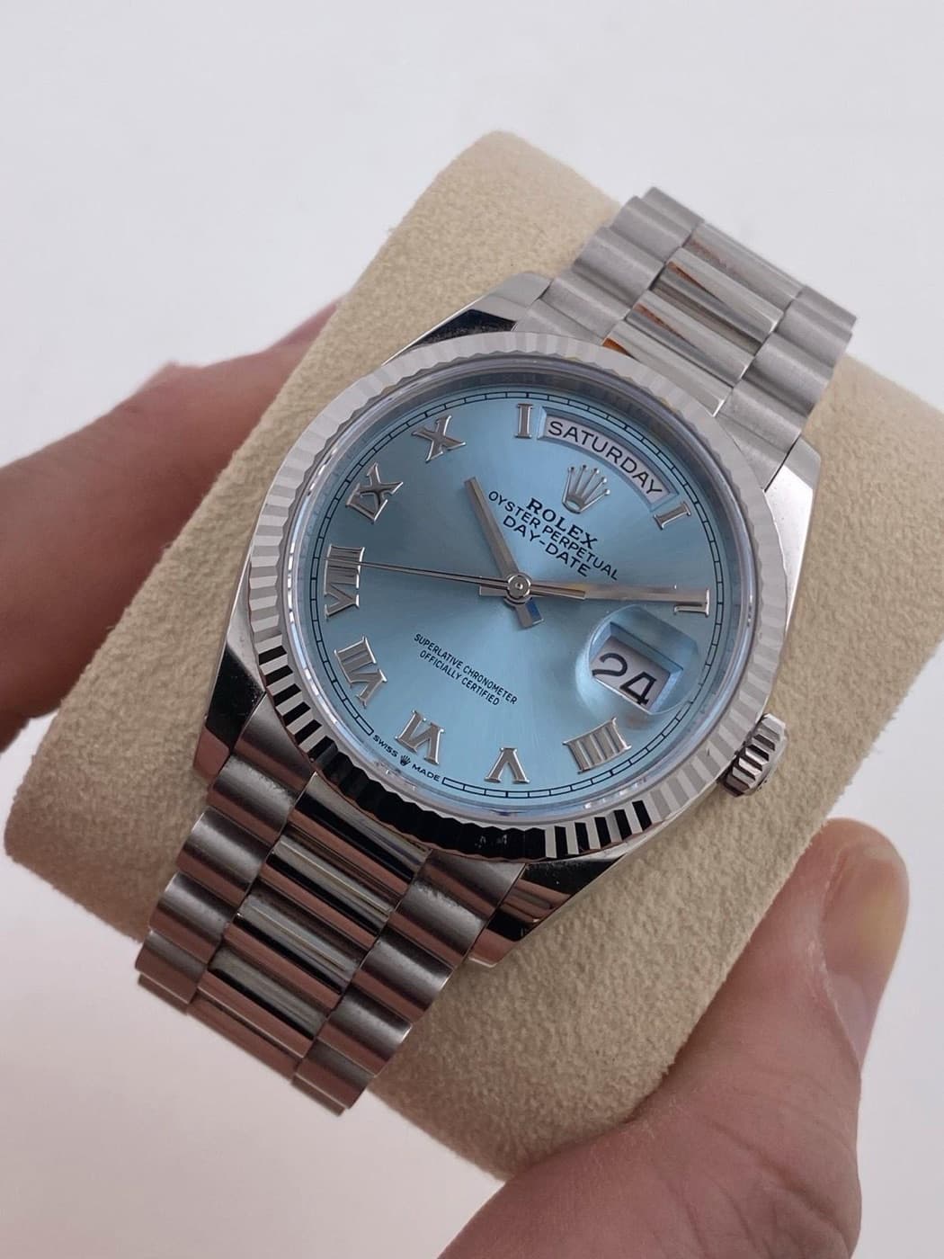 Rolex Day-Date 36 „Ice Blue“ Platin (6/2024) – Ansicht 2